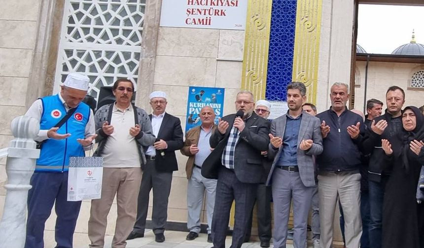 Bayburt Müftülüğü, Hacı Adaylarını Dualarla Kutsal Topraklara Uğurladı