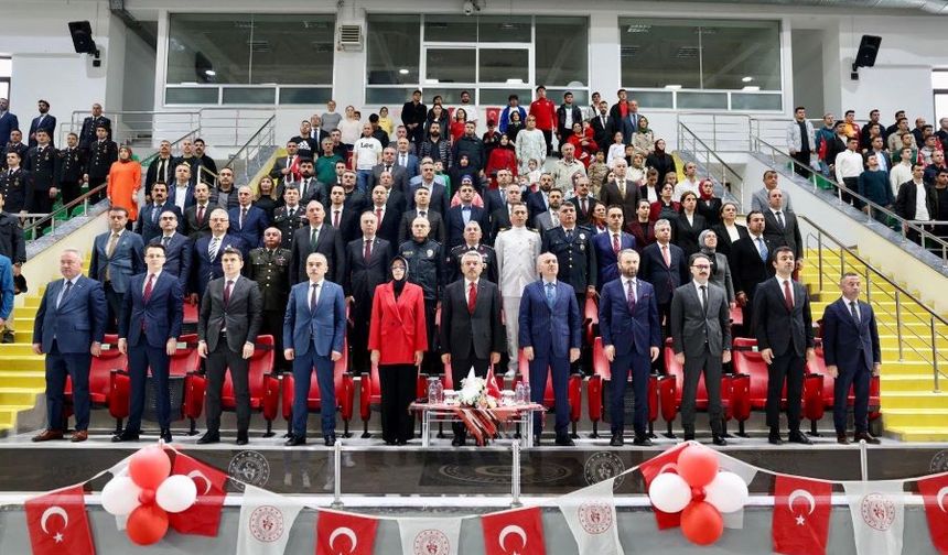 Rize'de 19 Mayıs Atatürk'ü Anma, Gençlik ve Spor Bayramı kutlandı