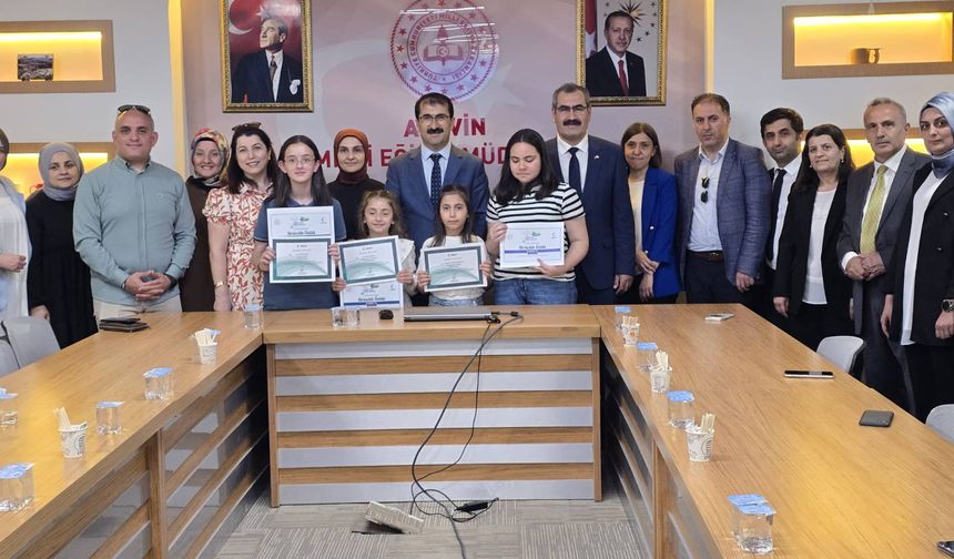 Artvinli Öğrenciler Bağımlılığa Karşı Sanatla Ses Verdi