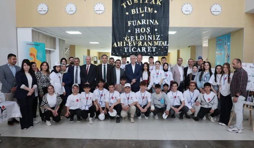 TÜBİTAK 4006 Bilim Fuarı Bayburt’ta Gençlerin Başarılarını Kutladı