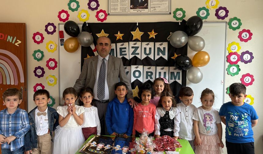 Murgul'da Miniklerden Duygulandıran Kur'an Kursu Mezuniyeti Gerçekleşti
