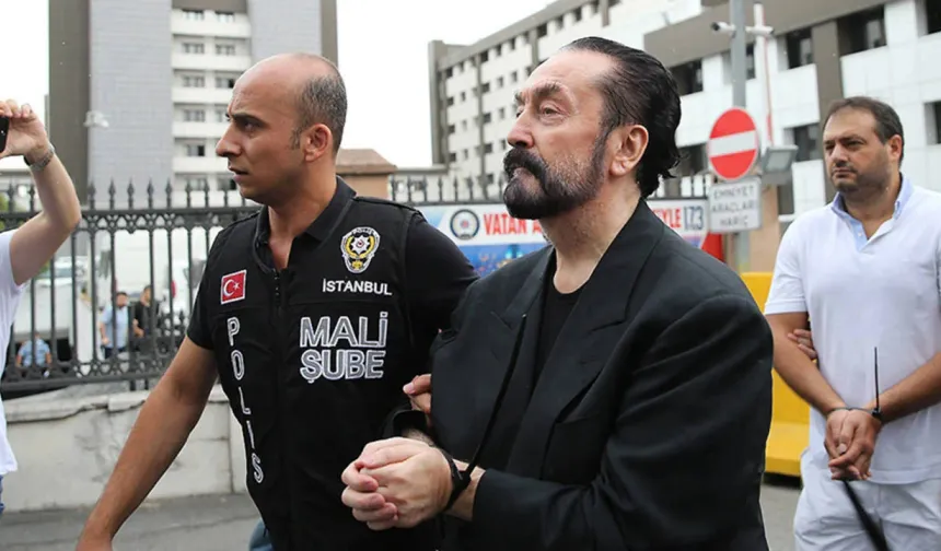 Adnan Oktar hakkında 2 ayrı suçtan beraat kararı