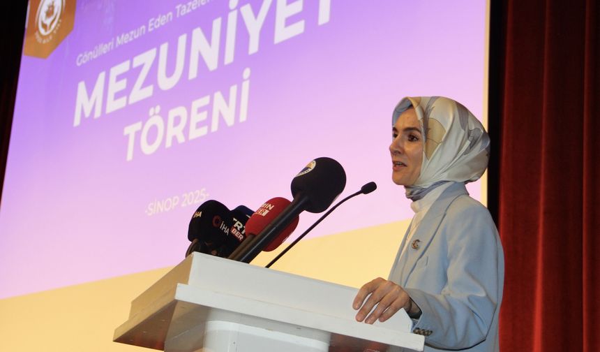 Aile ve Sosyal Hizmetler Bakanı Göktaş, Sinop’ta 3. Yaş Üniversitesi’nin mezuniyet törenine katıldı: