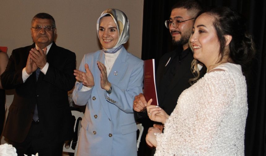 Aile ve Sosyal Hizmetler Bakanı Göktaş, Sinop’ta nikah törenine katıldı