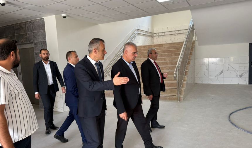 AK Parti Çorum Milletvekili Ahlatcı kentteki eğitim yatırımlarını inceledi