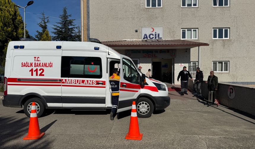 Bartın'da tarihi geçmiş şekerlemeleri yiyen 17 öğrenci, gıda zehirlenmesi şüphesiyle tedaviye alındı