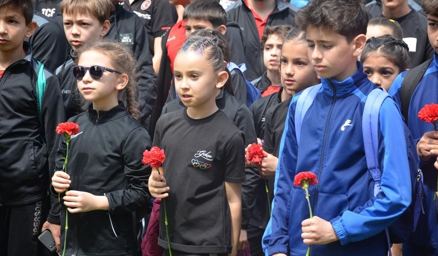 Bolu'da 31 yıl önce trafik kazasında ölen milli cimnastikçi Murat Canbaş anıldı