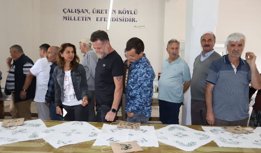 Boyabat'ta "Yazmanın İzinde" taş baskı sergisi açıldı