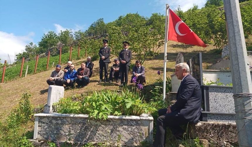 Çaykaralı şehit kabri başında anıldı