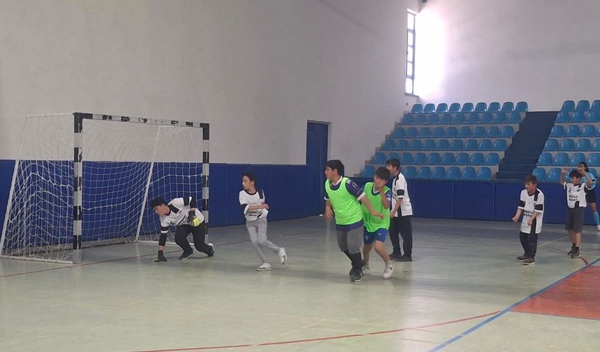 Cide'de Futsal Turnuvası yapıldı