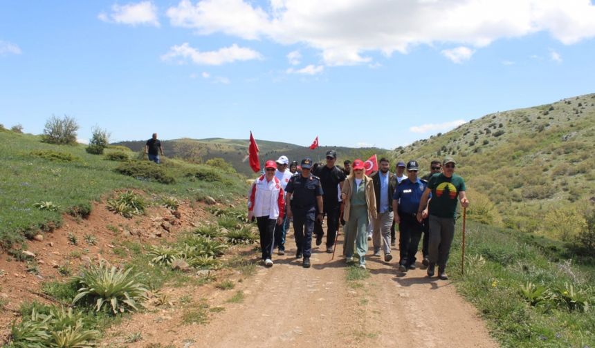 Çorum'da 1791 rakımlı Kırklar Dağı'nda gençlik yürüyüşü yapıldı