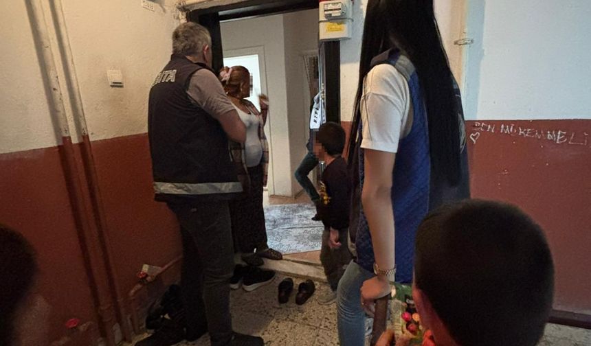 Çorum'da dilendirilen çocuklar zabıta ekiplerince ailelerine teslim edildi