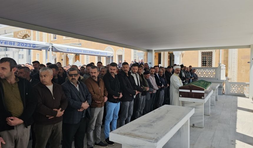 Çorum'daki patlamada hayatını kaybeden işçinin cenazesi toprağa verildi