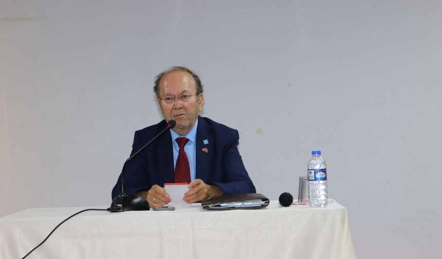 Gazeteci yazar Yusuf Kaplan, Of'ta öğrencilerle buluştu