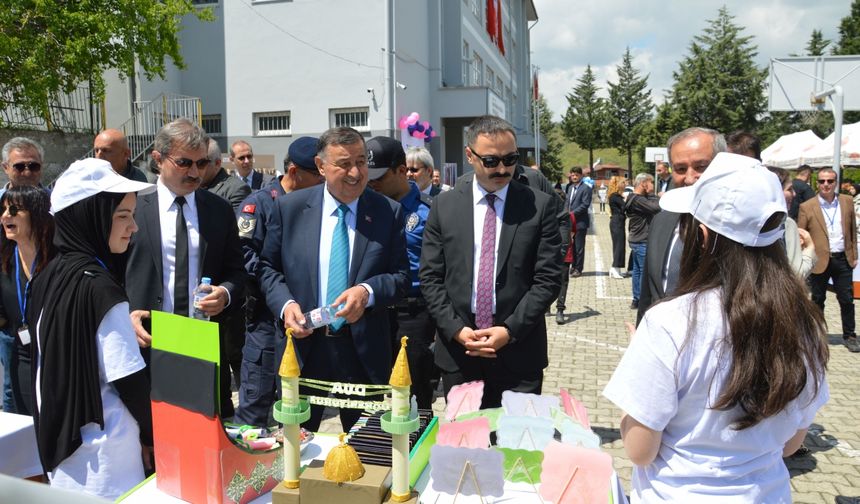 Havza Vakıfbank Atatürk Ortaokulu 4006 TÜBİTAK Bilim Fuarı açıldı
