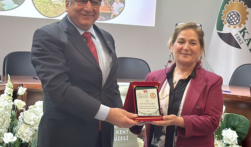 Kastamonu'da "Çankırı Çorakyerler Omurgalı Fosil Lokalitesi" konferansı gerçekleştirildi