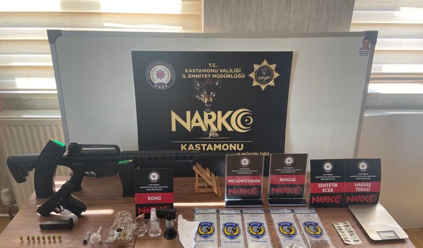 Kastamonu'da düzenlenen uyuşturucu operasyonunda 2 zanlı yakalandı