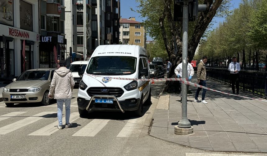 Kastamonu'da husumetli olduğu kişiye sokak ortasında ateş eden şüpheli gözaltına alındı