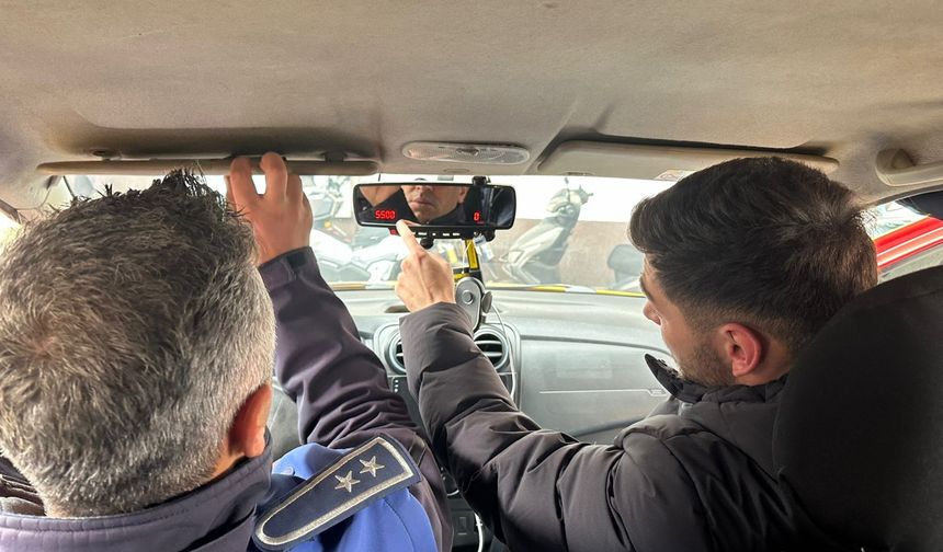Niksar'da zabıta ekiplerince ticari taksiler denetlendi