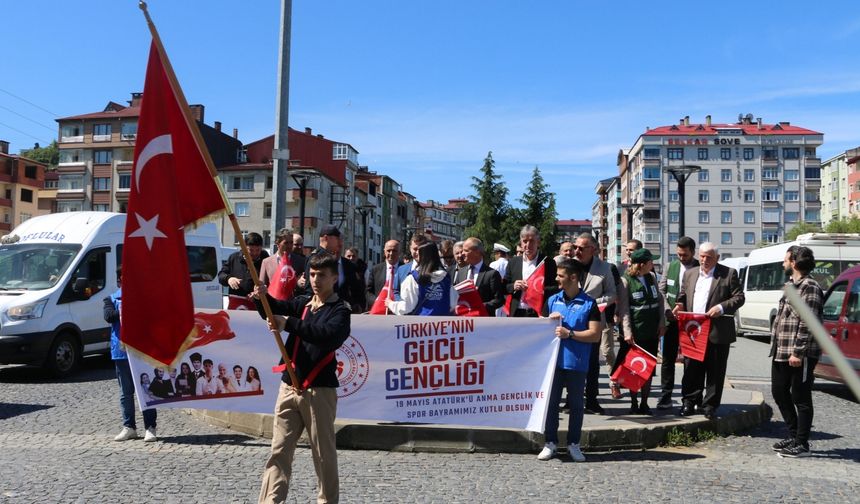 Of'ta Gençlik Yürüyüşü düzenlendi