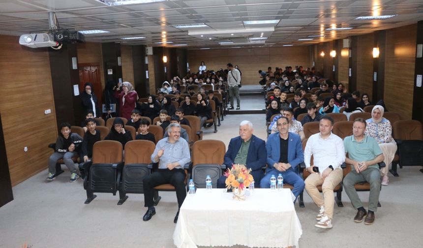 Of'ta TÜBİTAK Bilim Söyleşisi düzenlendi