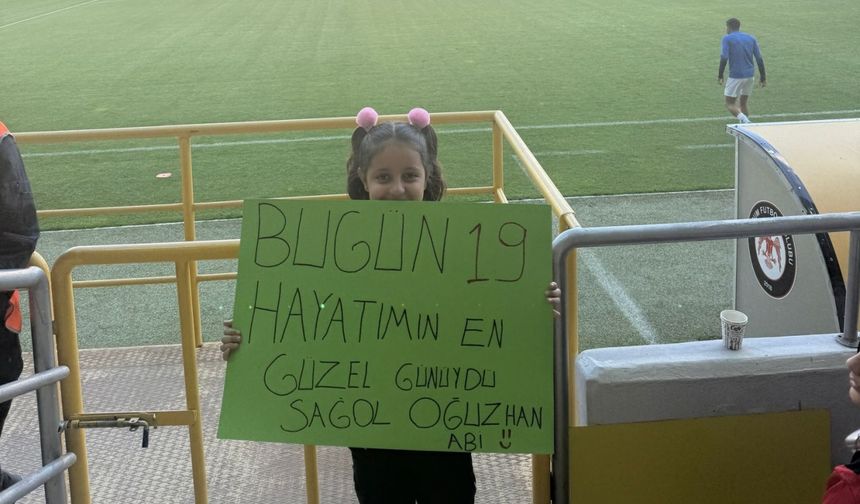 Öğrenciler "Annemle İlk Maçım Projesi" ile stadyumda maç izledi