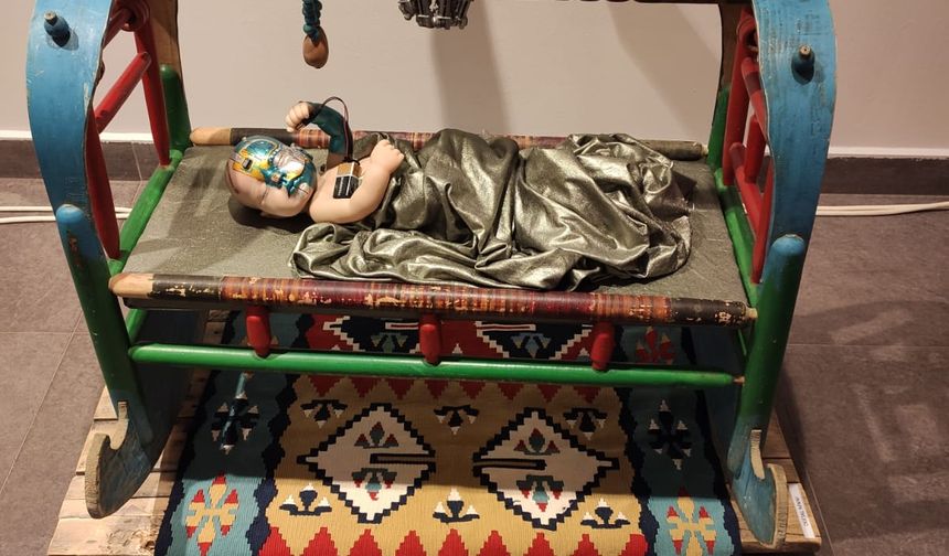 OMÜ'de "Dokunuşlar" sergisi açıldı