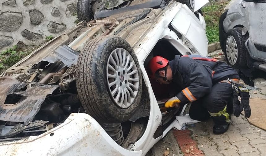Ordu'da istinat duvarından site bahçesine düşen otomobilin sürücüsü öldü