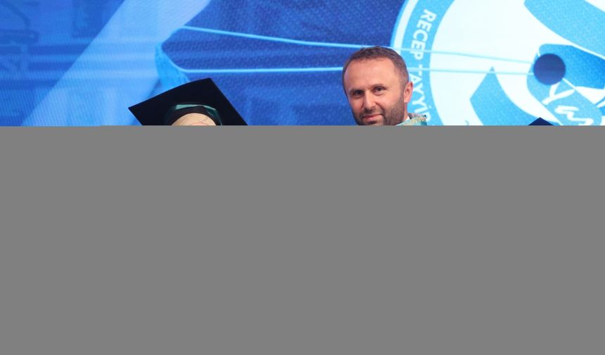 Rize'de "3. Yaş Üniversitesi" ilk mezunlarını verdi