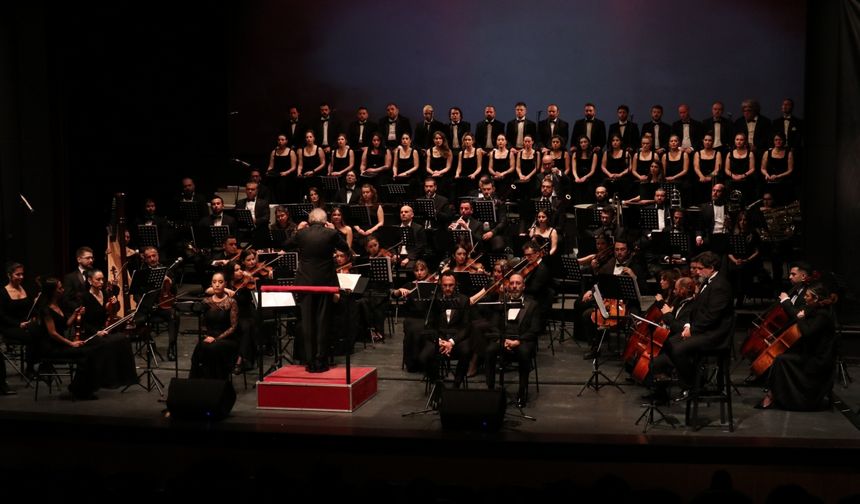 Samsun Devlet Opera ve Balesi, "Yankılı Tepeler" senfonik şiir dinletisini sahneledi