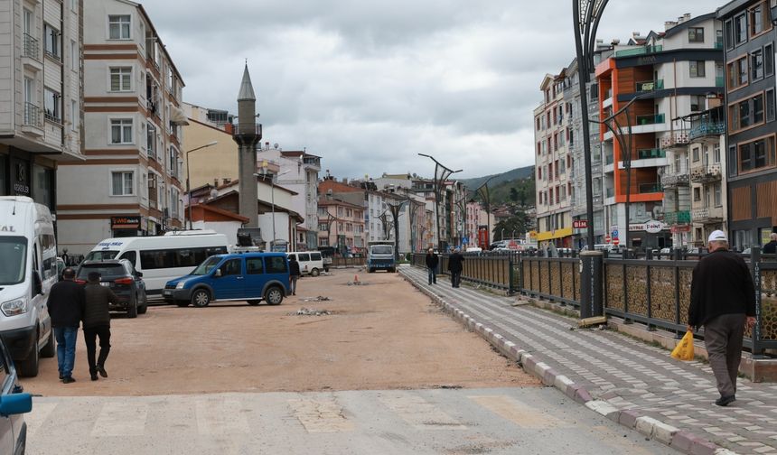 Tokat Belediyesi Behzat Bulvarı'nda asfalt çalışmalarına başladı