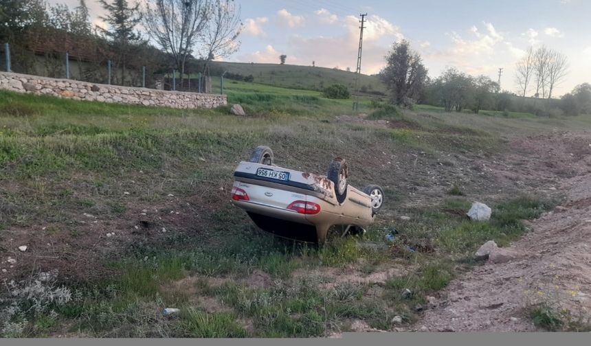 Tokat'ta şarampole devrilen otomobildeki 2 kişi yaralandı