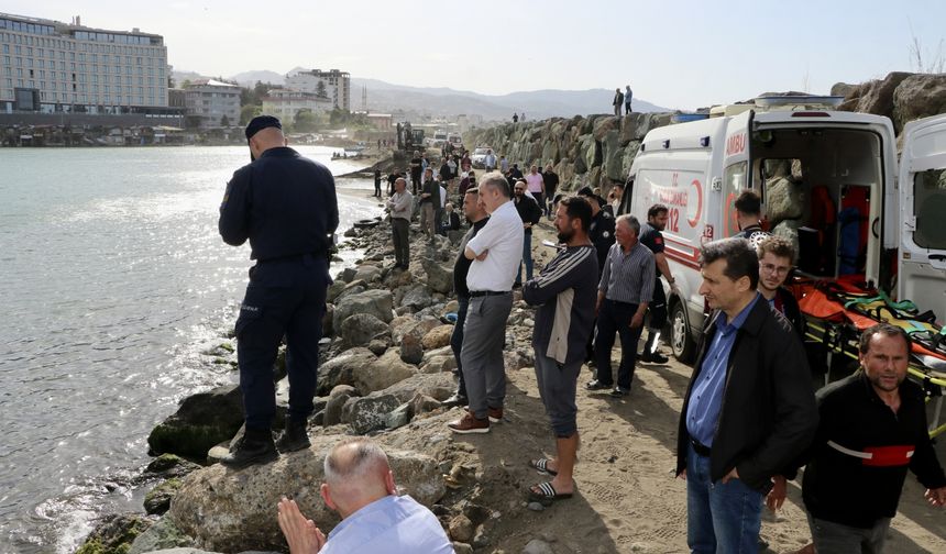 Trabzon'da bir çocuk denizde boğuldu, arkadaşı ise boğulma tehlikesi geçirdi