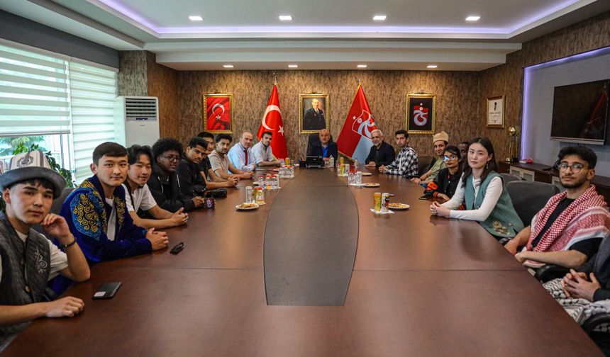 Trabzonspor'a uluslararası öğrencilerden ziyaret