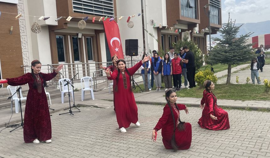 Türk dünyasından öğrenciler Bolu'da buluştu