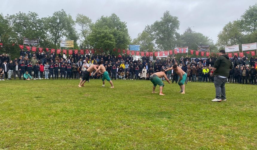 Türkeli’de güreş müsabakaları yapıldı