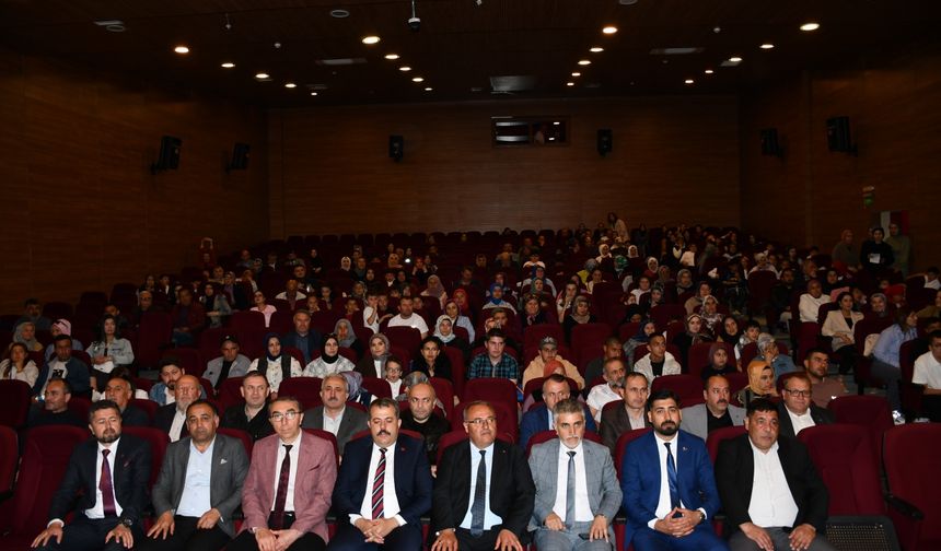 Vezirköprü'de Engelliler Haftası programı düzenledi