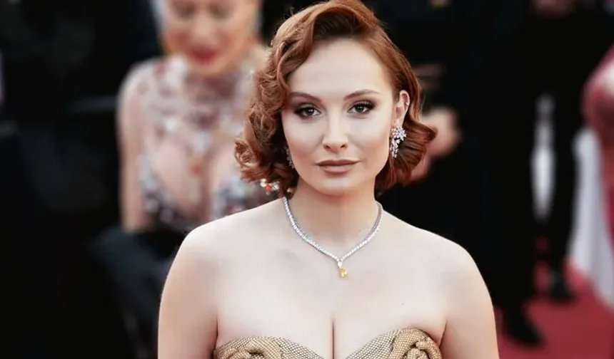 TRT dizisinden çıkartılmıştı... Başak Gümülcinelioğlu Cannes'da güzel haberi duyurdu