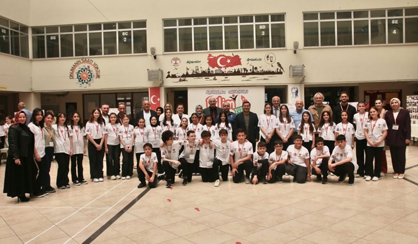 Ardeşen Alparslan Ortaokulu’nda TÜBİTAK Bilim Fuarı Gerçekleştirildi