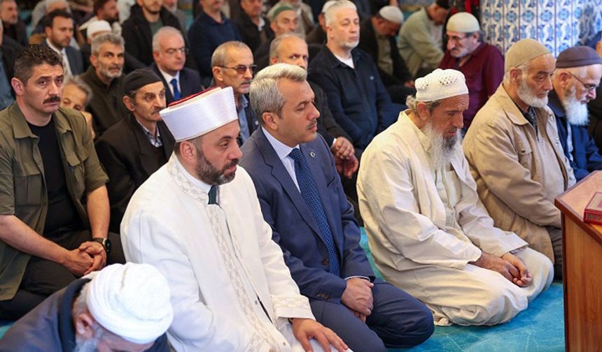 Rize’de 2025 yılı yaş çay sezonu dualarla açıldı