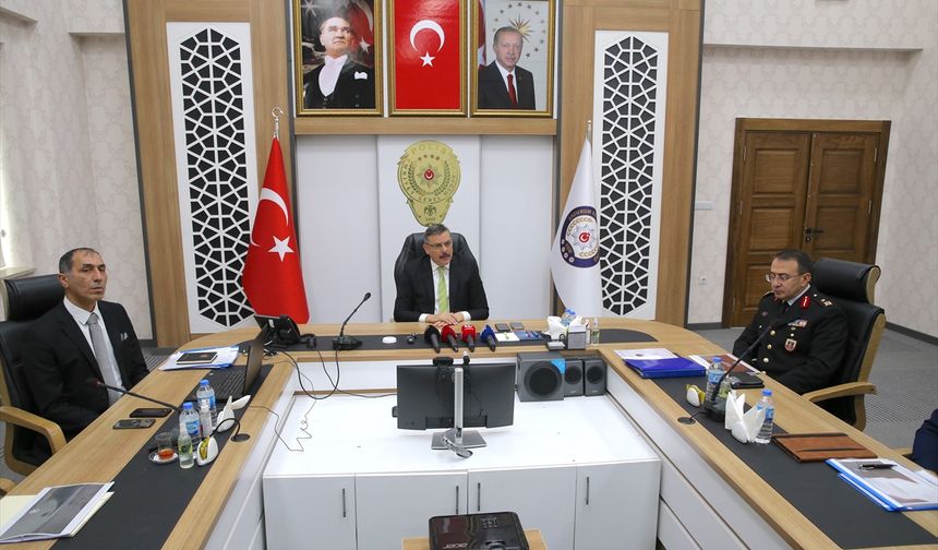 Erzurum Valisi Çiftçi "sahipsiz köpek sorunu üzerinde hassasiyetle duracaklarını" bildirdi
