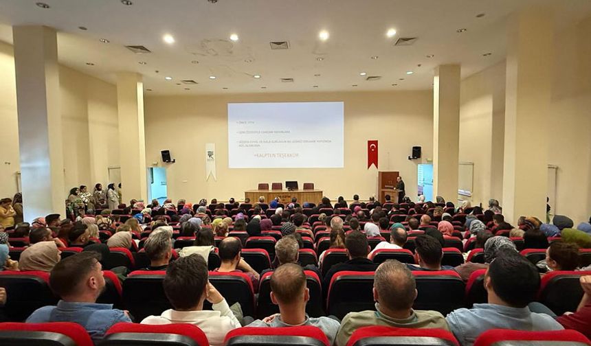 Recep Tayyip Erdoğan Üniversitesi Eğitim ve Araştırma Hastanesi’nde Sekreterlerle “Değerlendirme Toplantısı” Düzenlendi