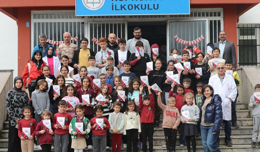 Rize’de Gençlere “Güvenli İnternet ve Teknoloji Bağımlılığı Eğitimi” verildi