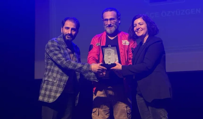 "ESEV Tiyatro Günleri"nde kazananlar ödüllerini aldı