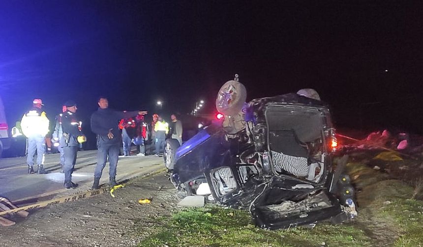 Rize'de takla atan hafif ticari araçtaki 3 kişi öldü, 2 kişi yaralandı