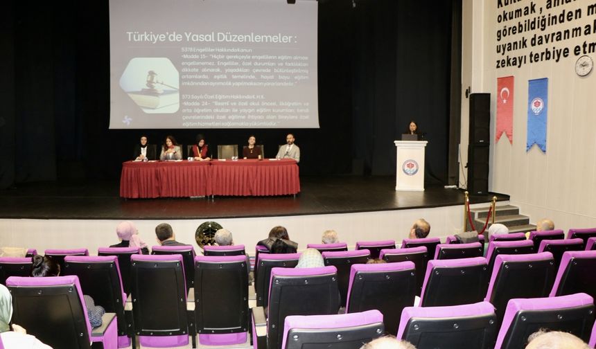 Trabzon'da, "Engelsiz Yaşam Paneli" düzenlendi