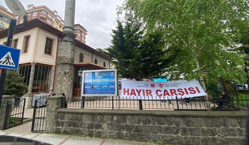 Rize’de “Hayır Çarşısı” yoğun ilgi gördü