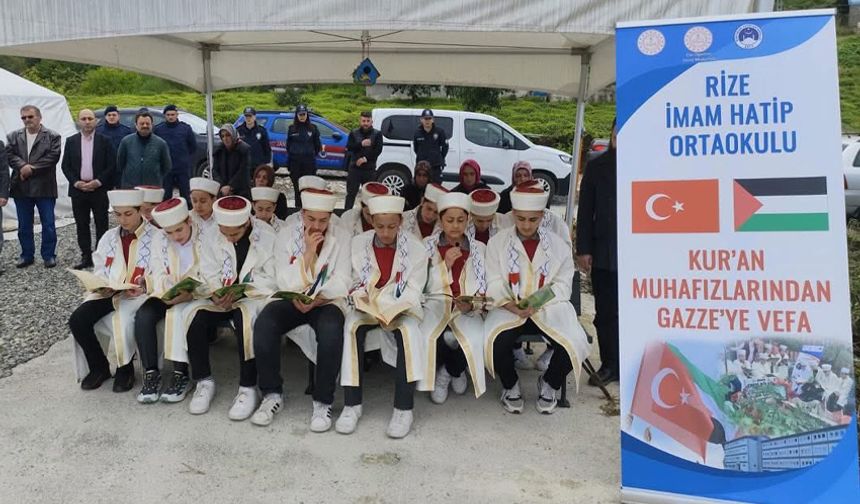 Rize’de öğrenciler şehitlerimizin kabirlerini ziyaret etti