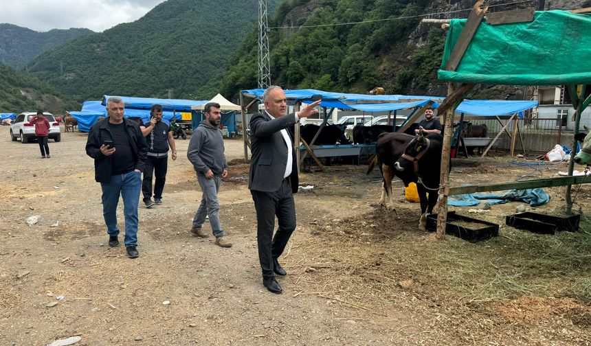 Borçka'da Kurban Pazarı Hijyen ve Güvenlikle Hazır, Vatandaş Memnuniyetini Artırmayı Hedefliyor