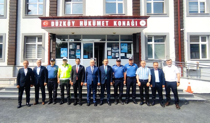Trabzon Valisi Yıldırım, Kurban Bayramı'nda Düzköy Emniyet Müdürlüğü'nde personelle bayramlaştı